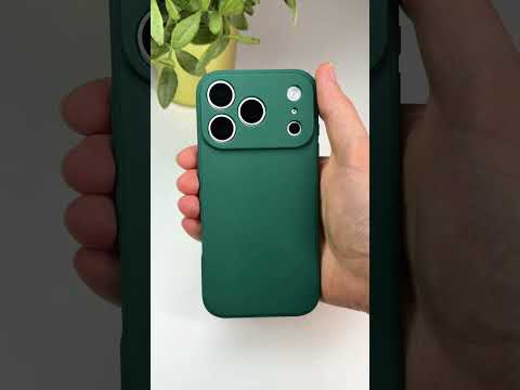 Tmavě zelený kryt na iPhone 17 Pro