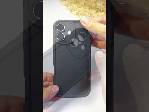 Černý silikonový kryt se zvýšenou ochranou hran pro iPhone 17