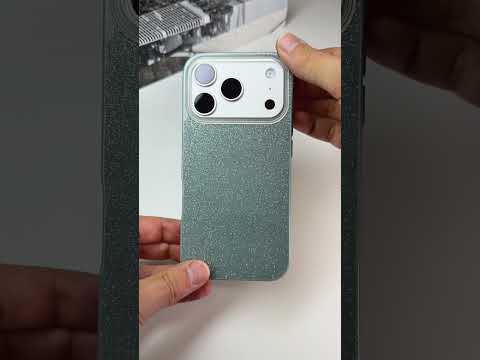 Třpytivý tlumený zelený kryt na iPhone 17 Pro