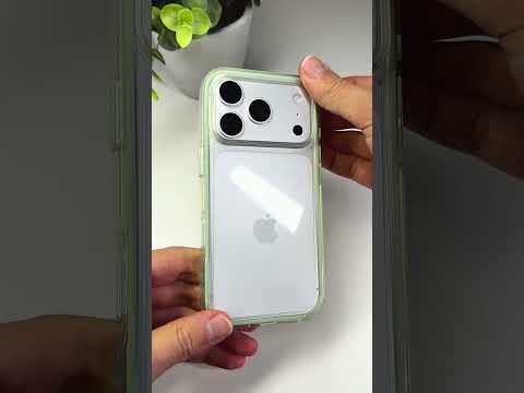 Tvrzený kryt se světle zelenými okraji pro iPhone 17 Pro