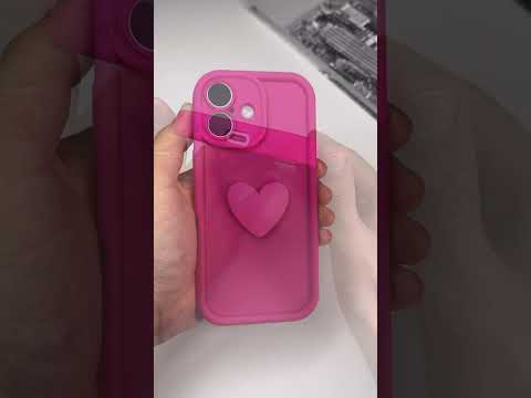 Silikonový růžový kryt s 3D srdíčkem pro iPhone 17