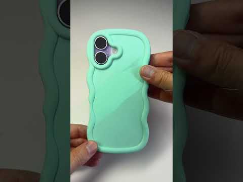 Vlnkovaný tyrkysový kryt pro iPhone 17