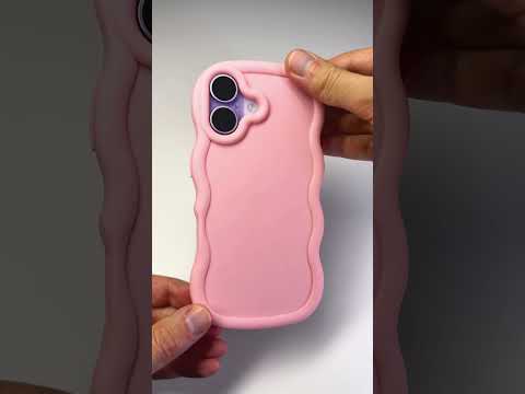 Vlnkovaný světle růžový kryt pro iPhone 17