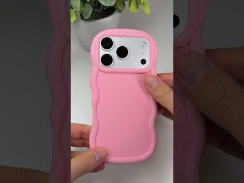 Vlnkovaný světle růžový kryt pro iPhone 17 Pro