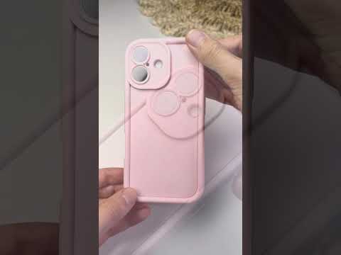 Světle růžový silikonový kryt se zvýšenou ochranou hran pro iPhone 17